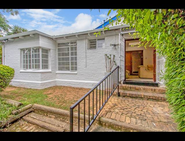 M² OFFICE TO LET IN THE GARDENS